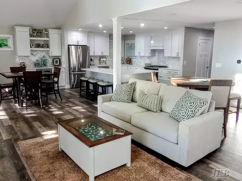 Living - 4765 Lancelot, Gladwin, MI 48624 photo 1 of 9