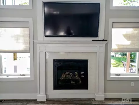 Living - 4765 Lancelot, Gladwin, MI 48624 photo 3 of 9