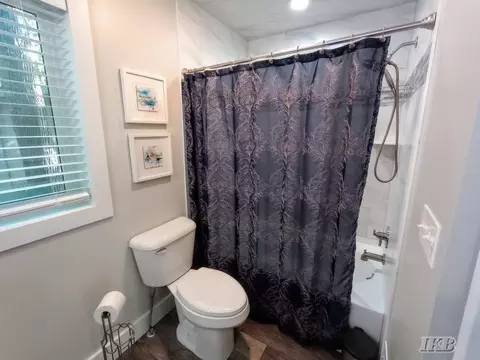 Bath - 4765 Lancelot, Gladwin, MI 48624 photo 3 of 10