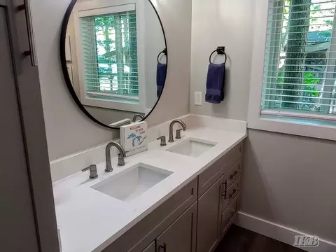 Bath - 4765 Lancelot, Gladwin, MI 48624 photo 2 of 10