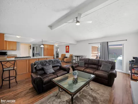 Living - 15748 Robert, Macomb, MI 48044 photo 2 of 4