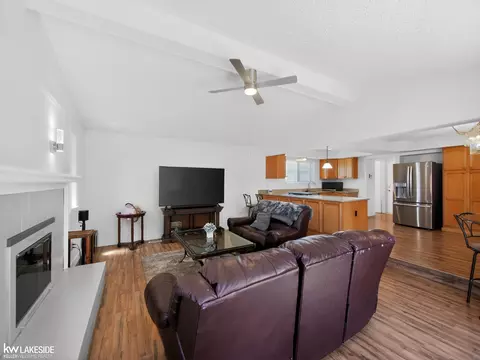 Living - 15748 Robert, Macomb, MI 48044 photo 3 of 4