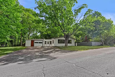 115 Calverley, Houghton, MI 49931