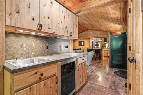Kitchen - 1026 Birch Rdg, Gladwin, MI 48624 photo 3 of 3