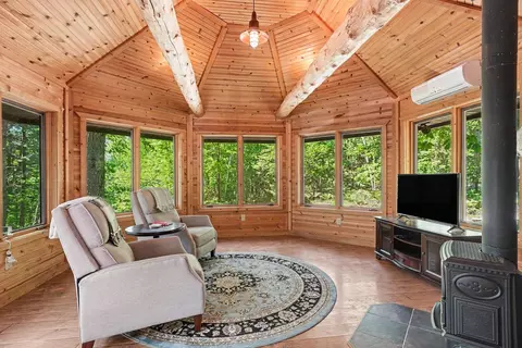Living - 1026 Birch Rdg, Gladwin, MI 48624 photo 3 of 4