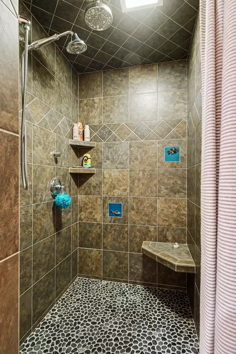 Bath - 1026 Birch Rdg, Gladwin, MI 48624 photo 5 of 5