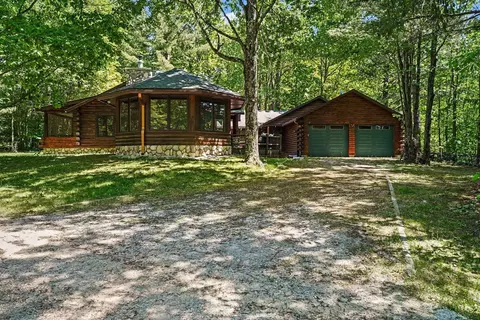 Exterior - 1026 Birch Rdg, Gladwin, MI 48624 photo 8 of 12