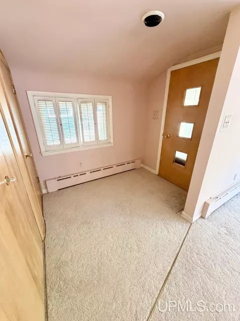Entry Way - 780 White, Ishpeming, MI 49849 photo 4 of 5