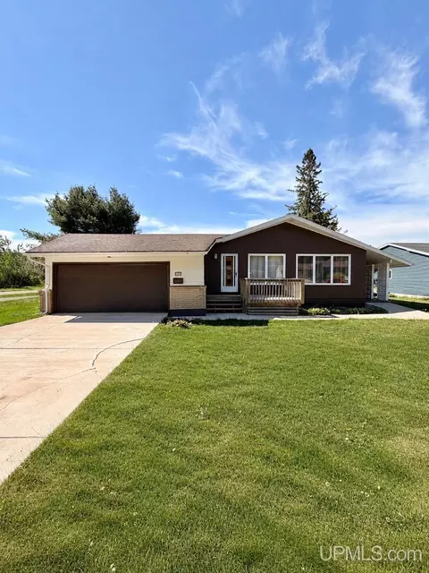 780 White, Ishpeming, MI 49849