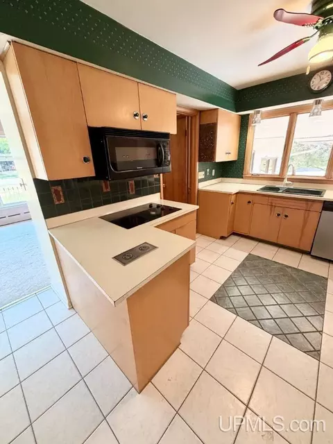 Kitchen - 780 White, Ishpeming, MI 49849 photo 2 of 5