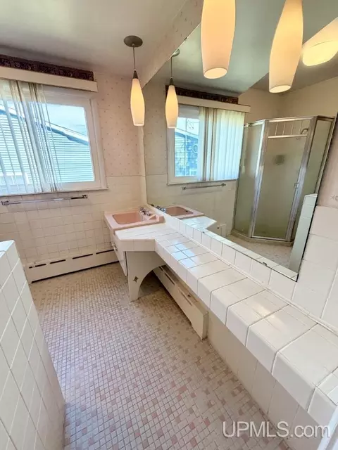 Bath - 780 White, Ishpeming, MI 49849 photo 1 of 3