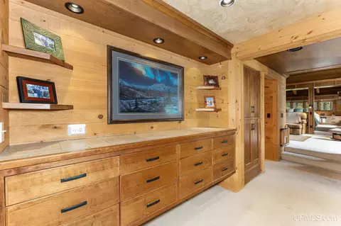 Entry Way - 23493 Twist Lk, Watersmeet, MI 49969 photo 1 of 3