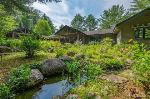 Exterior - 23493 Twist Lk, Watersmeet, MI 49969 photo 2 of 14