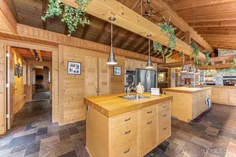 Kitchen - 23493 Twist Lk, Watersmeet, MI 49969 photo 4 of 7