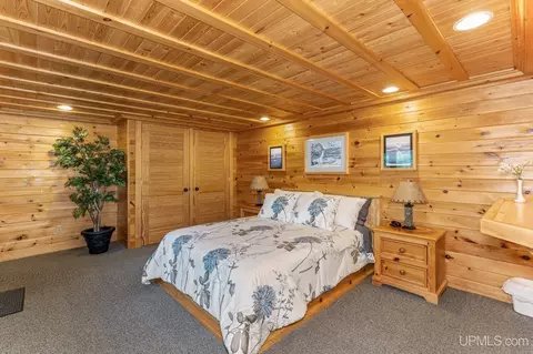 Bedroom - 23493 Twist Lk, Watersmeet, MI 49969 photo 6 of 7