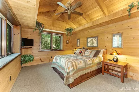 Bedroom - 23493 Twist Lk, Watersmeet, MI 49969 photo 4 of 7