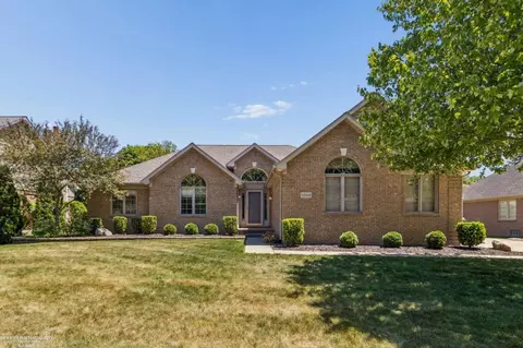 52688 Clinton Oak, Shelby Township, MI 48316