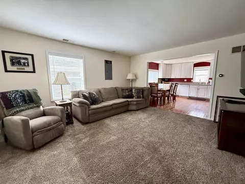 Living - 3216 Elnor, Gladwin, MI 48624 photo 3 of 8