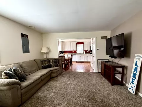Living - 3216 Elnor, Gladwin, MI 48624 photo 5 of 8