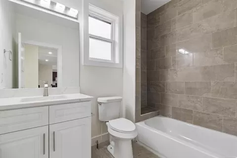Bath - 45550 Gable, Macomb, MI 48044 photo 4 of 4