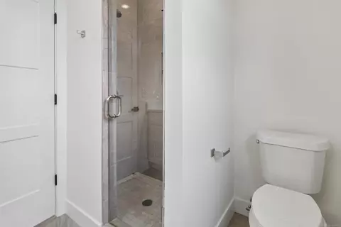 Bath - 45550 Gable, Macomb, MI 48044 photo 3 of 4
