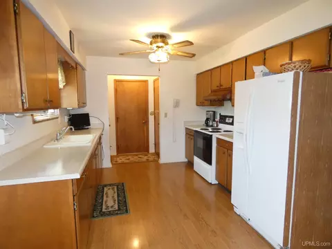 Kitchen - 16 Hemlock, White Pine, MI 49971 photo 1 of 2
