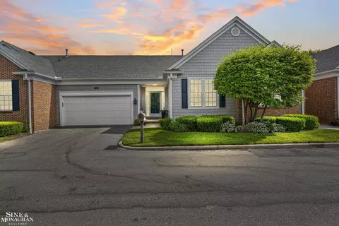 9005 Harbor, Saint Clair Shores, MI 48080