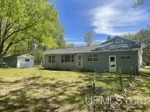 2601 W 2nd, Gladstone, MI 49837