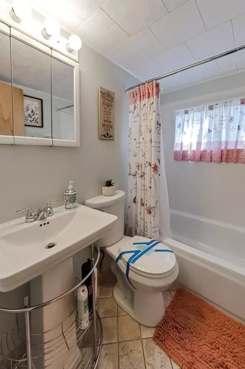 Bath - 524 Hilo, Gladwin, MI 48624 photo 1 of 2