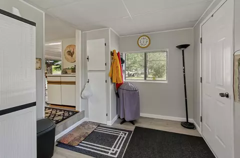 Entry Way - 524 Hilo, Gladwin, MI 48624 photo 1 of 1