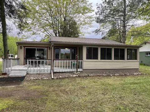 Exterior - 524 Hilo, Gladwin, MI 48624 photo 7 of 12