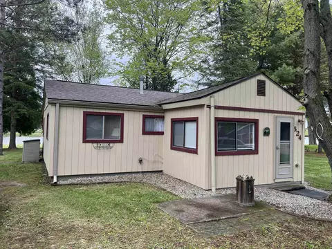 Exterior - 524 Hilo, Gladwin, MI 48624 photo 2 of 12