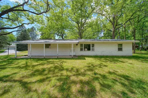 3940 Round Lk, Manitou Beach, MI 49253
