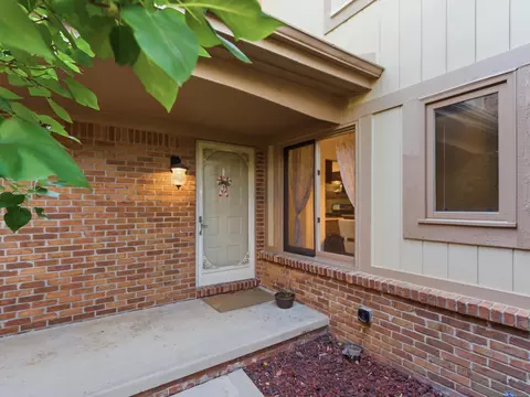 Exterior - 46860 High Mdws, Macomb, MI 48044 photo 4 of 7