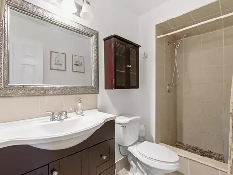 Bath - 46860 High Mdws, Macomb, MI 48044 photo 2 of 3