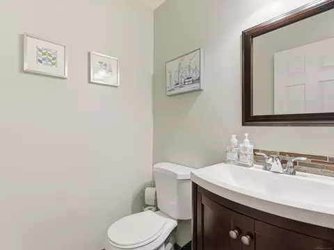 Bath - 46860 High Mdws, Macomb, MI 48044 photo 3 of 3