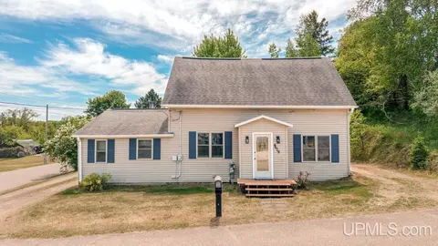 w4679 Pine Street, Vulcan, MI 49892