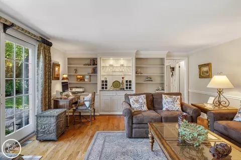 Living - 432 Saddle, Grosse Pointe Woods, MI 48236 photo 6 of 6