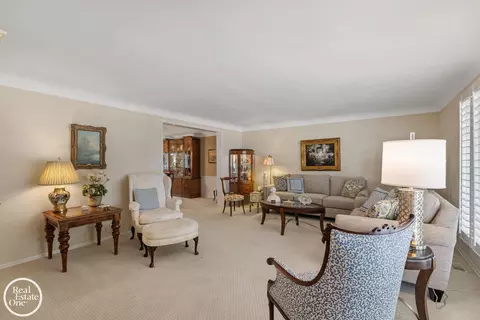 Living - 432 Saddle, Grosse Pointe Woods, MI 48236 photo 2 of 6
