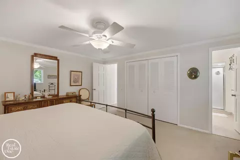 Bedroom - 432 Saddle, Grosse Pointe Woods, MI 48236 photo 2 of 6