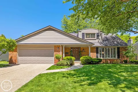 Exterior - 432 Saddle, Grosse Pointe Woods, MI 48236 photo 2 of 10
