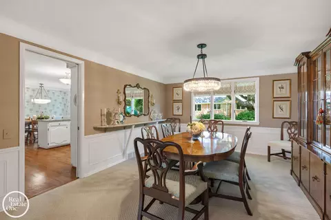 Dining - 432 Saddle, Grosse Pointe Woods, MI 48236 photo 2 of 2