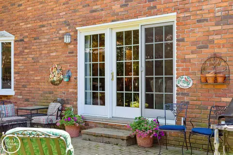 Exterior - 432 Saddle, Grosse Pointe Woods, MI 48236 photo 8 of 10