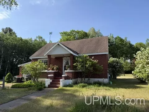 141 Van Buren, Wausaukee, WI 54177