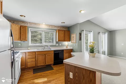 Kitchen - 9340 Rayna, Davison, MI 48423 photo 2 of 3
