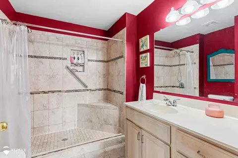 Bath - 9340 Rayna, Davison, MI 48423 photo 2 of 3