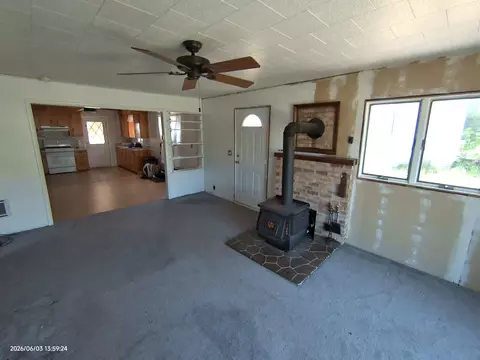 Living - 6579 Saw Ml, Harrison, MI 48625 photo 4 of 6