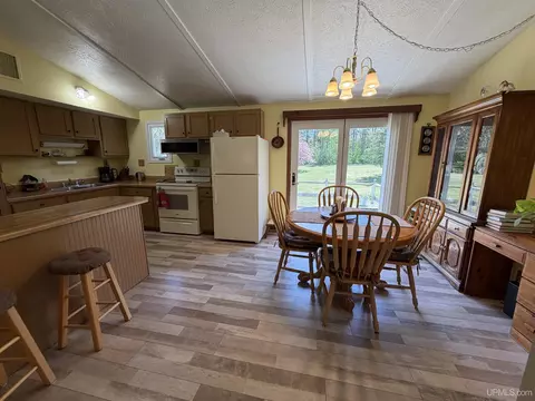 Kitchen - e12437 Olson Road, Shingleton, MI 49884 photo 4 of 4