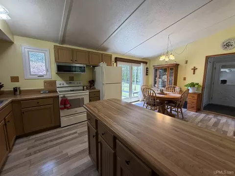 Kitchen - e12437 Olson Road, Shingleton, MI 49884 photo 3 of 4
