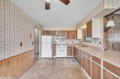 Kitchen - 33247 Regal, Fraser, MI 48026 photo 1 of 2
